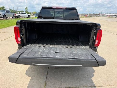 Used 2019 GMC Sierra 1500 SLT w/ SLT Premium Plus Package AWD/4WD image 5