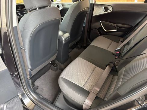 Used 2025 Kia Soul LX w/ LX Technology Package FWD image 27