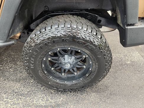 Used 2015 Jeep Wrangler Unlimited Sport w/ Quick Order Package 24S AWD/4WD image 5