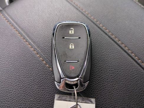Used 2020 Chevrolet Traverse LS FWD image 35