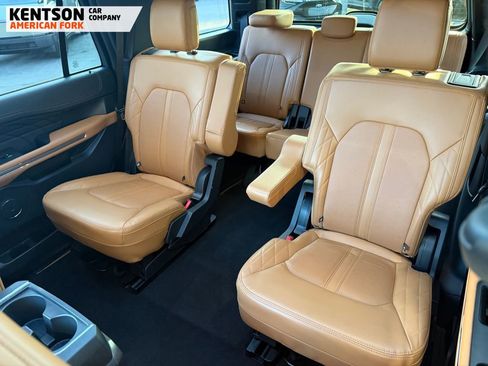 Used 2024 Ford Expedition Platinum image 36