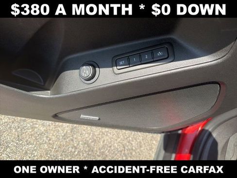 Used 2023 Chevrolet Equinox Premier image 12