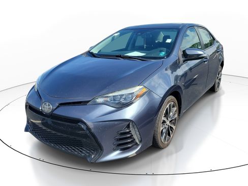 Used 2018 Toyota Corolla SE FWD image 2