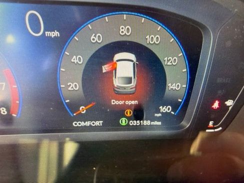 Used 2024 Acura Integra A-Spec FWD image 2