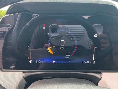 Used 2024 Chevrolet TrailBlazer LT w/ LT Cold Weather Package FWD image 13