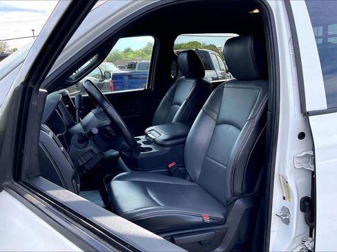 Used 2022 RAM 3500 Tradesman w/ Safety Group image 23