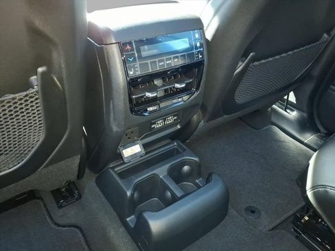 New 2025 Jeep Grand Cherokee L Limited w/ Luxury Tech Group II image 27