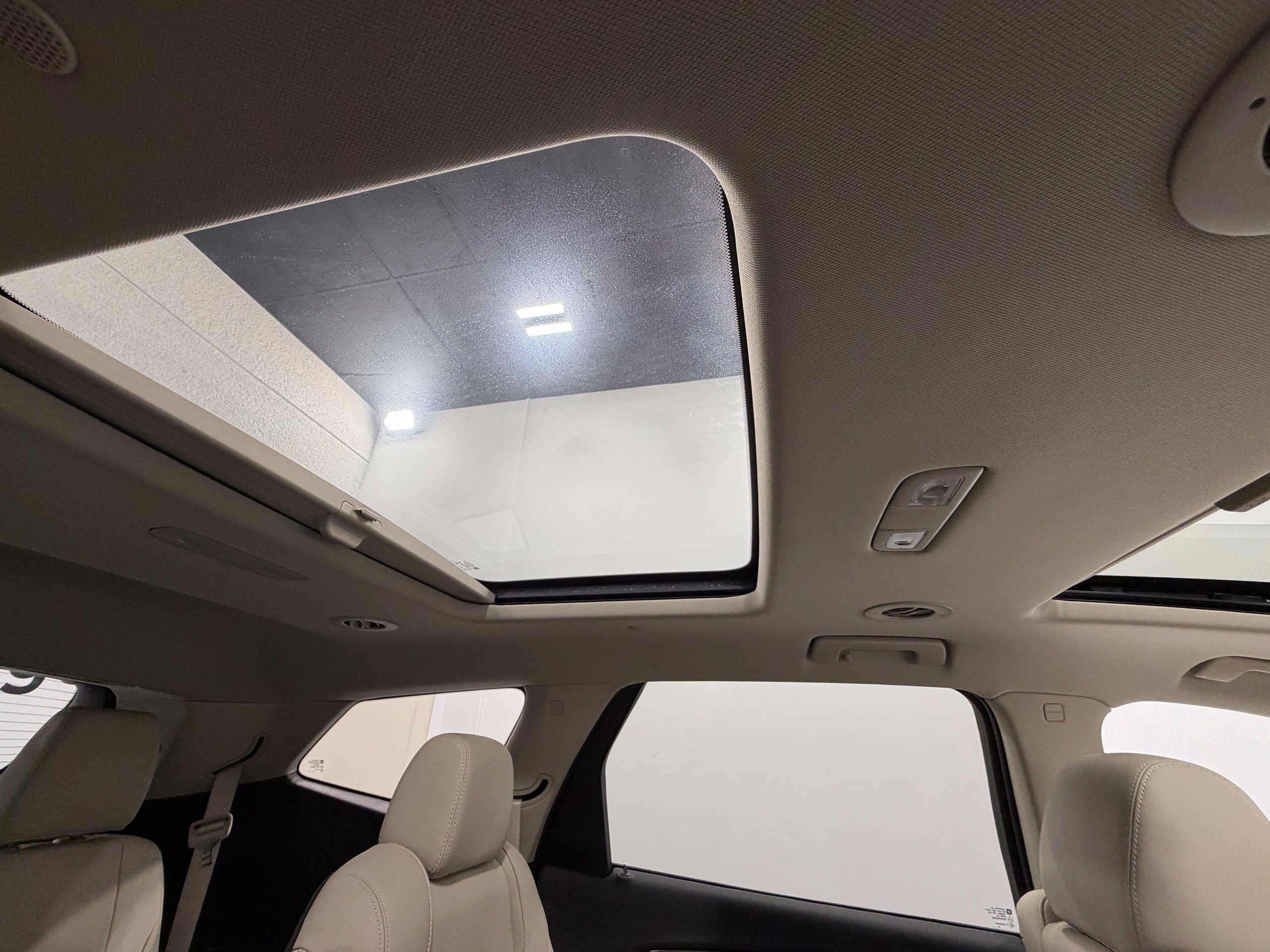 Used 2020 Buick Enclave Essence w/ Sound and Sites Package AWD/4WD image 45