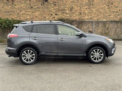 Used 2016 Toyota RAV4 Limited image 4