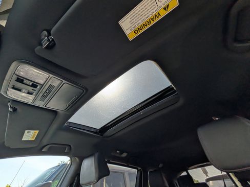 Used 2025 Honda Odyssey Sport-L image 32