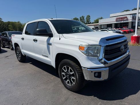 Used 2014 Toyota Tundra SR5 AWD/4WD image 7