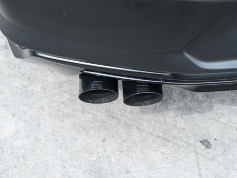 Used 2022 Chevrolet Camaro ZL1 RWD image 18