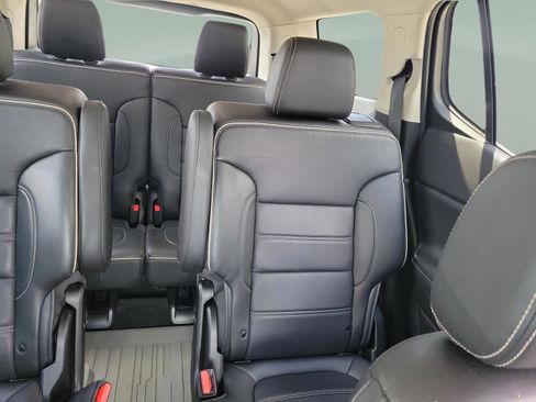 Used 2021 GMC Acadia Denali w/ Denali Technology Package FWD image 10
