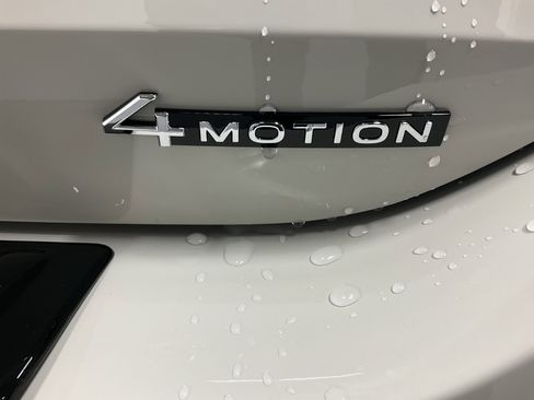 New 2026 Volkswagen Tiguan SE R-Line AWD/4WD image 3