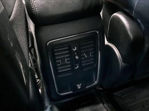 Used 2022 Jeep Grand Cherokee Altitude AWD/4WD image 10