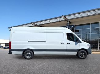 Used 2024 Mercedes-Benz Sprinter 2500 video 2