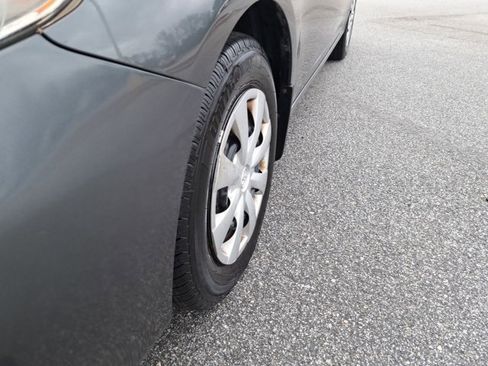 Used 2013 Toyota Corolla L image 14