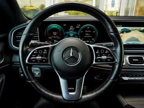 Used 2023 Mercedes-Benz GLS 580 4MATIC image 13