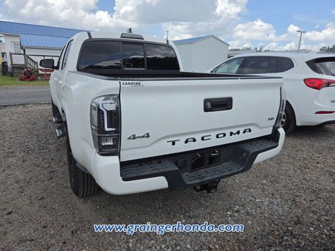 Used 2023 Toyota Tacoma SR AWD/4WD image 9