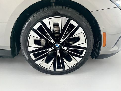 Used 2025 BMW 530i w/ Premium Package RWD image 32