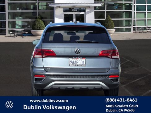 Used 2022 Volkswagen Taos SE image 5