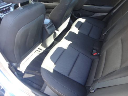 Used 2017 Hyundai Elantra Value Edition FWD image 12