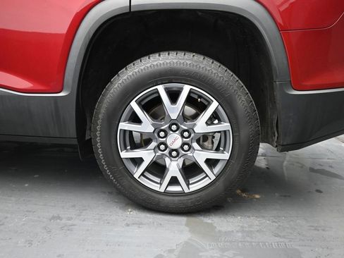 Used 2023 GMC Acadia SLT image 13