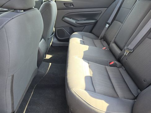 Used 2024 Nissan Altima 2.5 SV FWD image 12