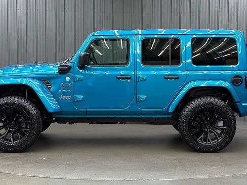 Used 2024 Jeep Wrangler Unlimited Sahara AWD/4WD image 2