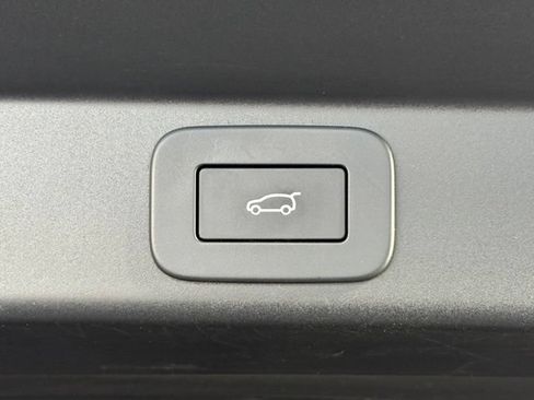 Used 2025 Land Rover Range Rover Sport Autobiography AWD/4WD image 18