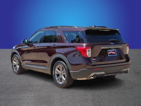 Used 2022 Ford Explorer XLT w/ Equipment Group 202A RWD image 6