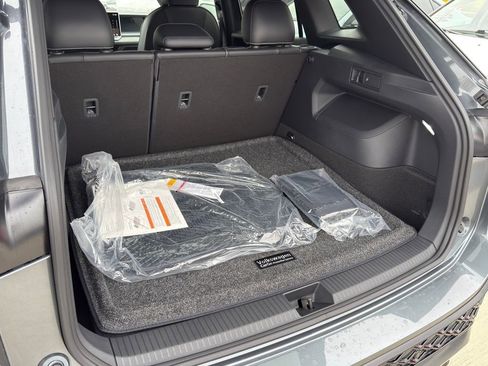 New 2026 Volkswagen Tiguan SE R-Line FWD image 29