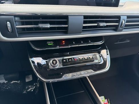 New 2026 Lincoln Corsair Premiere image 14