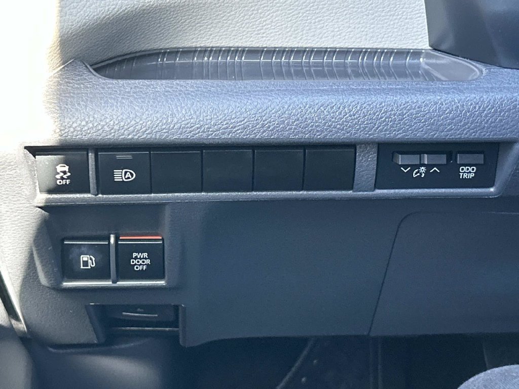 Used 2022 Toyota Sienna LE AWD/4WD image 30