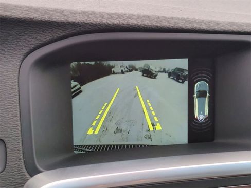 Used 2017 Volvo V60 T5 Cross Country w/ Convenience Package image 30