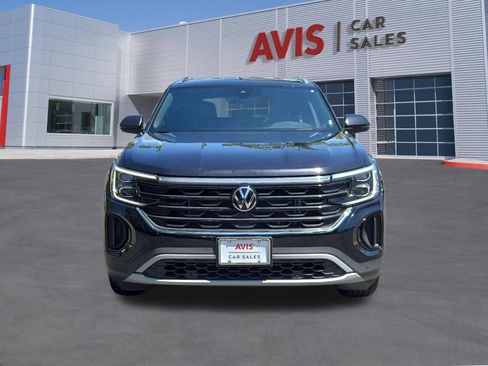 Used 2025 Volkswagen Atlas Cross Sport SE AWD/4WD image 2