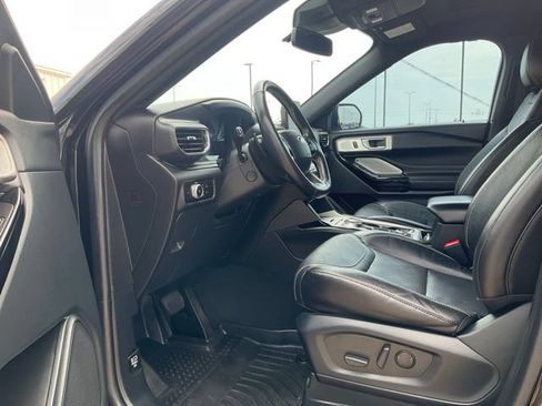 Used 2023 Ford Explorer ST w/ Equipment Group 401A AWD/4WD image 3
