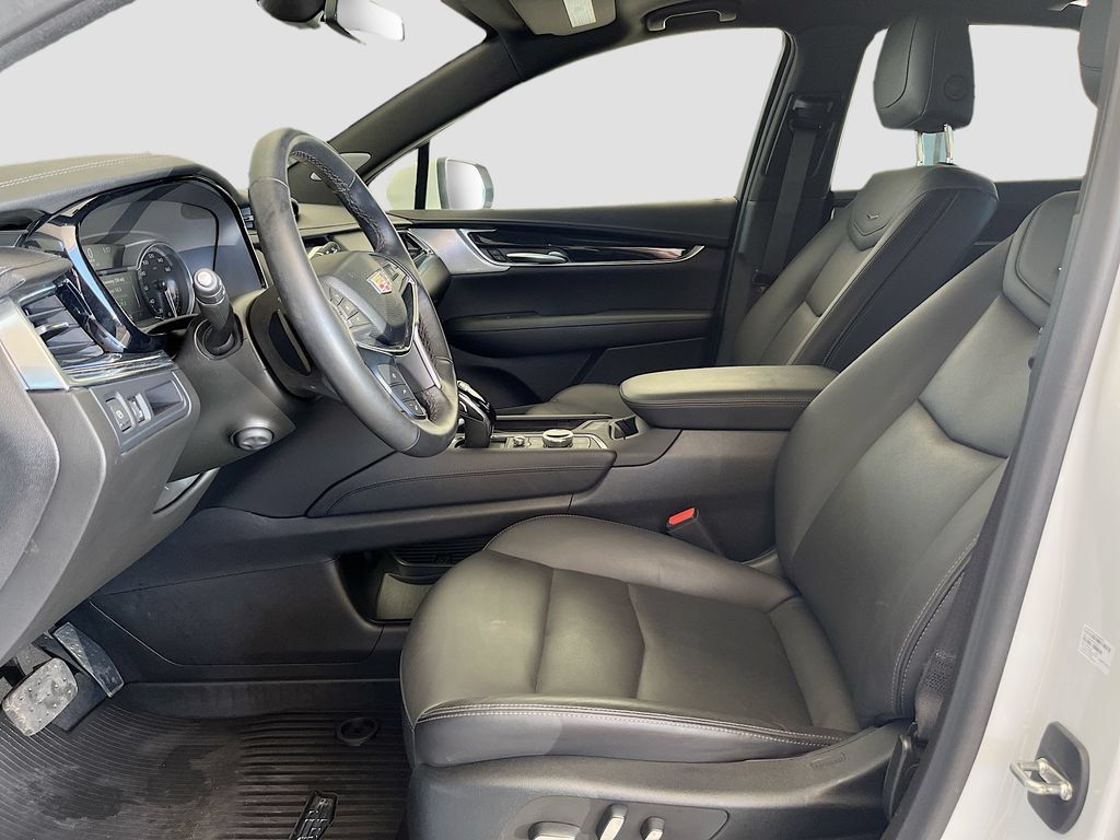 Used 2024 Cadillac XT5 Premium Luxury w/ LPO, Floor Liner Package AWD/4WD image 22