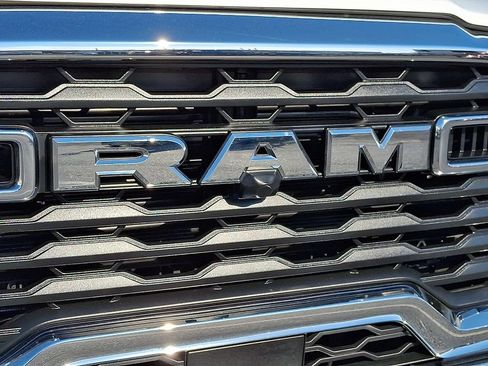 Used 2025 RAM 2500 Big Horn AWD/4WD image 34