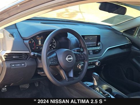 Used 2024 Nissan Altima 2.5 S image 13