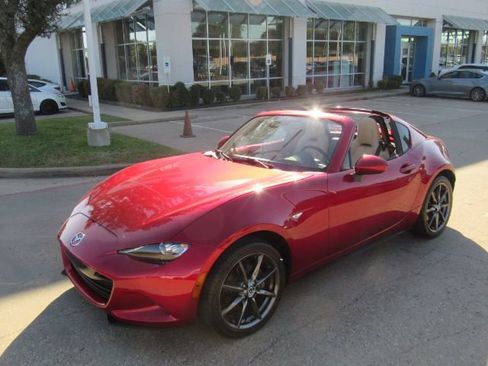 Used 2019 MAZDA MX-5 Miata RF Grand Touring image 11