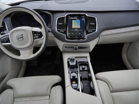 Used 2024 Volvo XC90 T8 Ultimate image 10