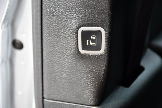 Used 2026 Chrysler Pacifica Limited FWD image 21