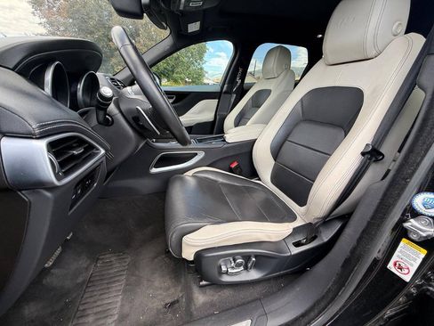 Used 2018 Jaguar F-PACE S AWD/4WD image 11