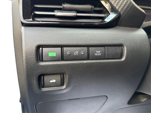 Used 2020 Nissan Sentra SV w/ SV Premium Package image 21