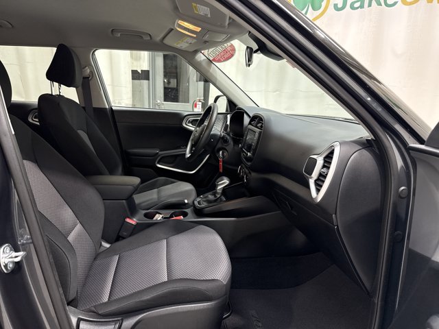 Certified 2025 Kia Soul LX w/ LX Technology Package FWD image 28