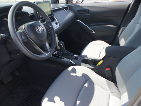 Used 2024 Toyota Corolla Cross AWD Hybrid image 12
