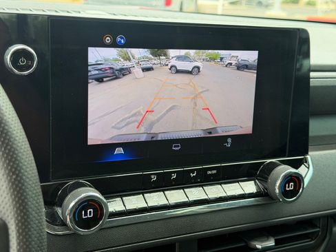 Used 2025 Chevrolet Colorado Trail Boss AWD/4WD image 27