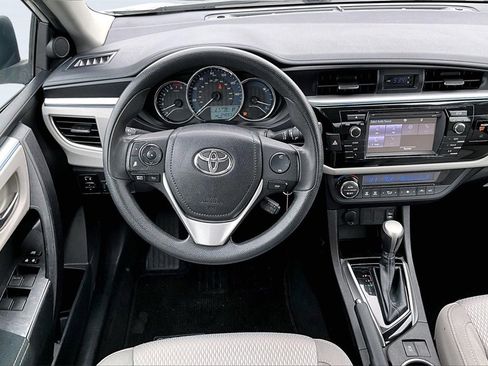 Used 2015 Toyota Corolla LE image 5