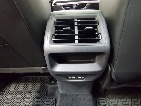 New 2025 Volkswagen Tiguan SE R-Line image 33